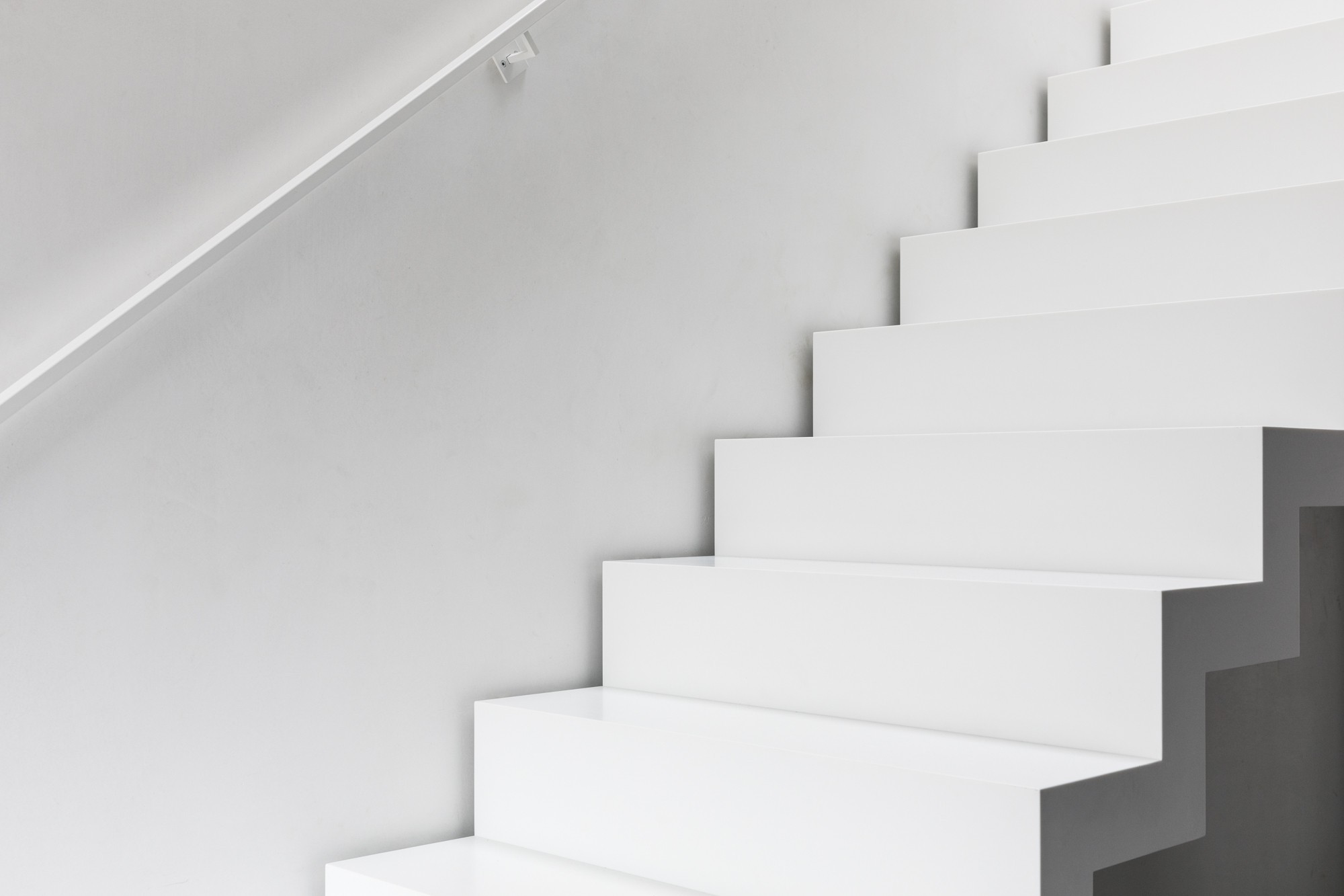 Dimensiuni trepte scări: 15 x 30 sau 16 x 32 cm pentru persoane în ...